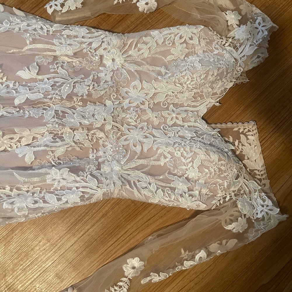 Elegant Lace Wedding Dress